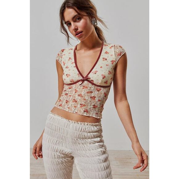 Kimchi Blue Madison Semisheer Lace Blouse - S - Picture 2 of 8